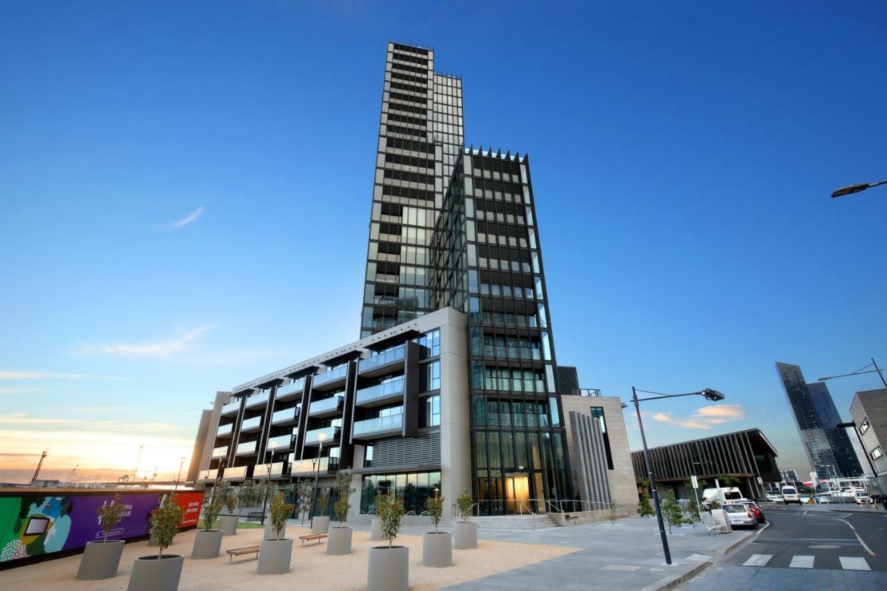 Orange Stay At Collins Wharf — Photos 1